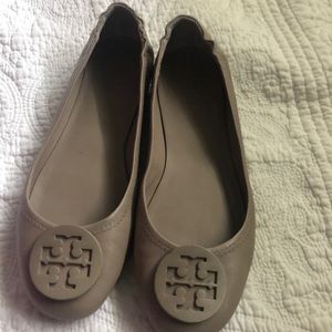 Tory Burch Minnie travel ballet with logo
